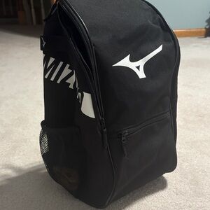 Mizuno Black and White Men's Athletic Backpack